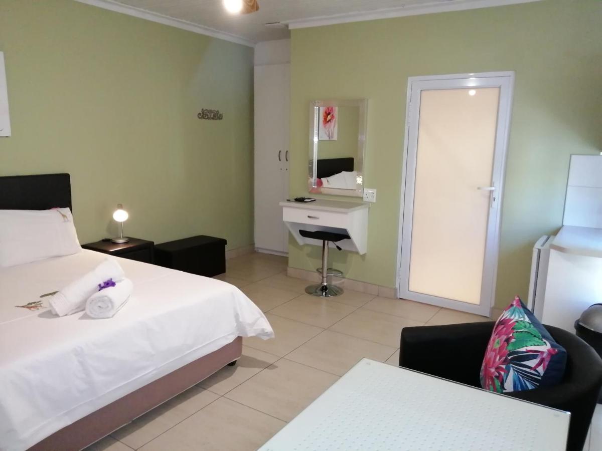 Capbon Guesthouse Windhoek Kültér fotó