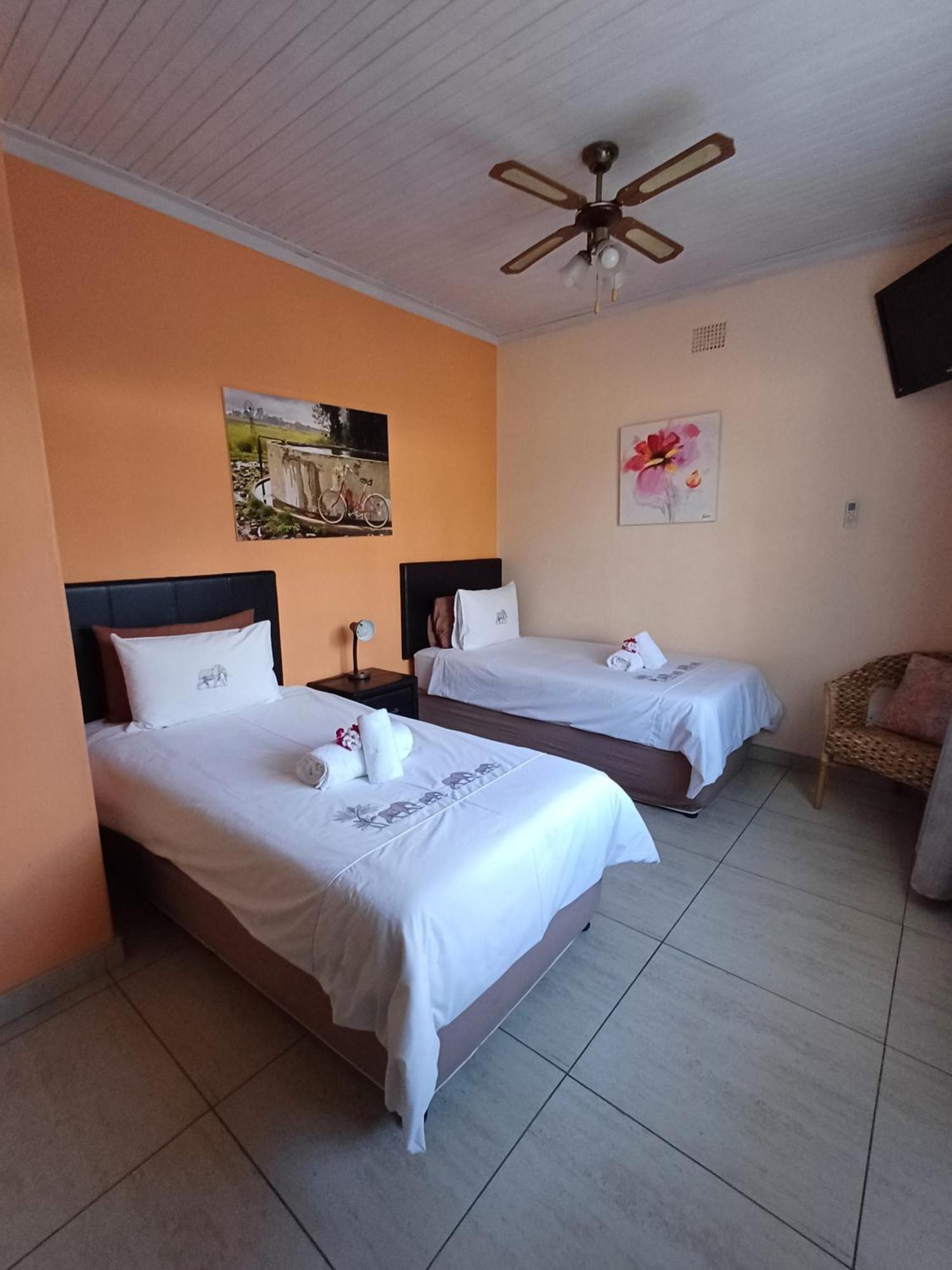 Capbon Guesthouse Windhoek Kültér fotó