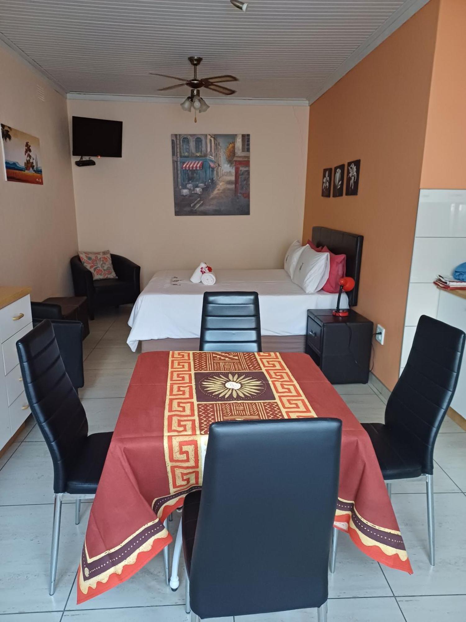 Capbon Guesthouse Windhoek Kültér fotó
