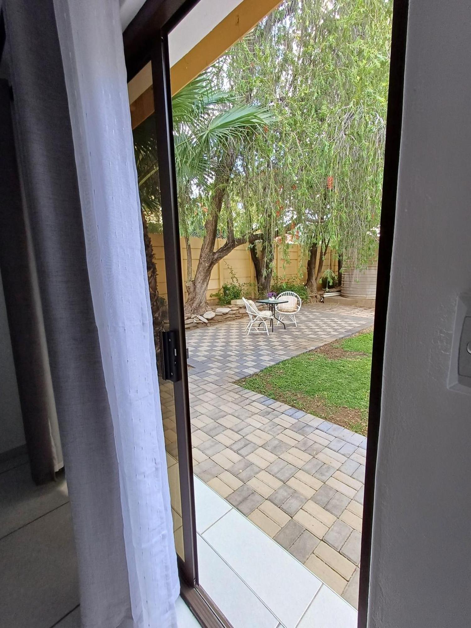 Capbon Guesthouse Windhoek Kültér fotó