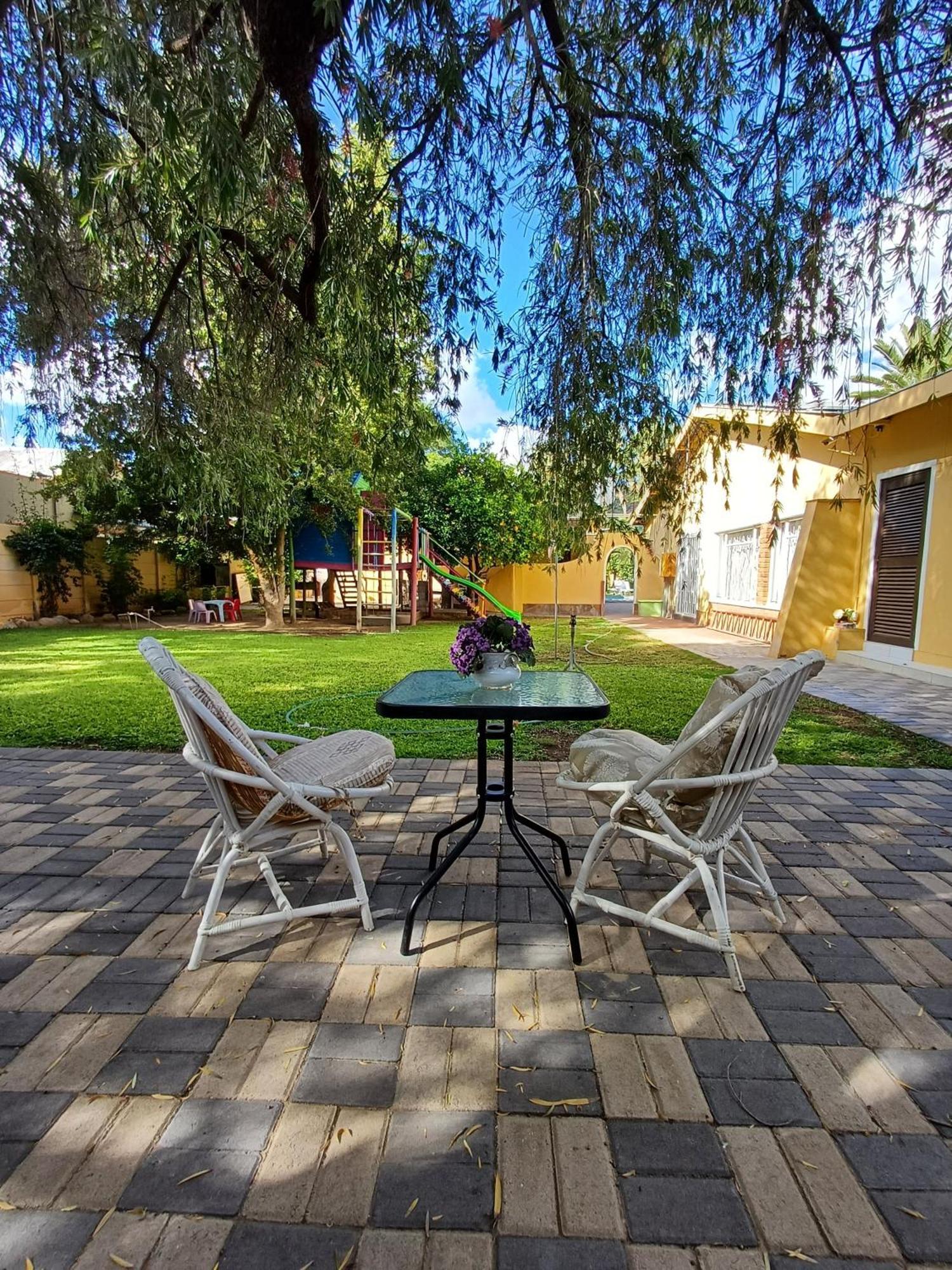 Capbon Guesthouse Windhoek Kültér fotó