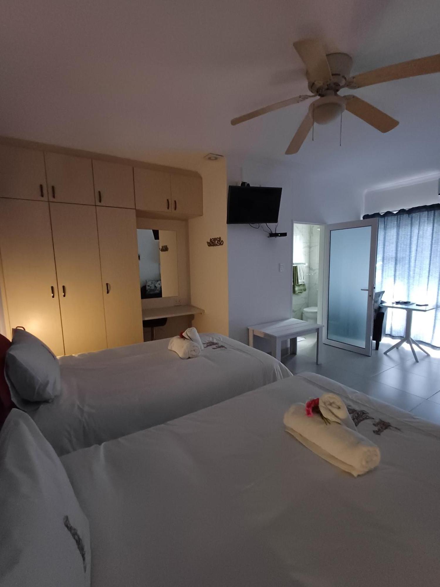 Capbon Guesthouse Windhoek Kültér fotó