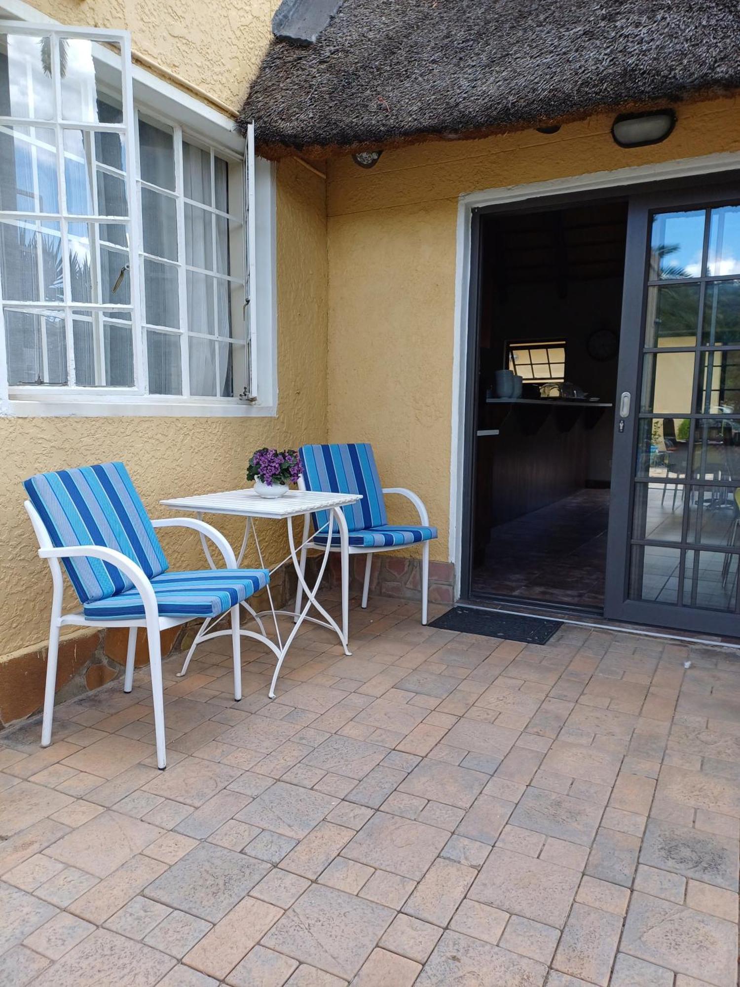Capbon Guesthouse Windhoek Kültér fotó