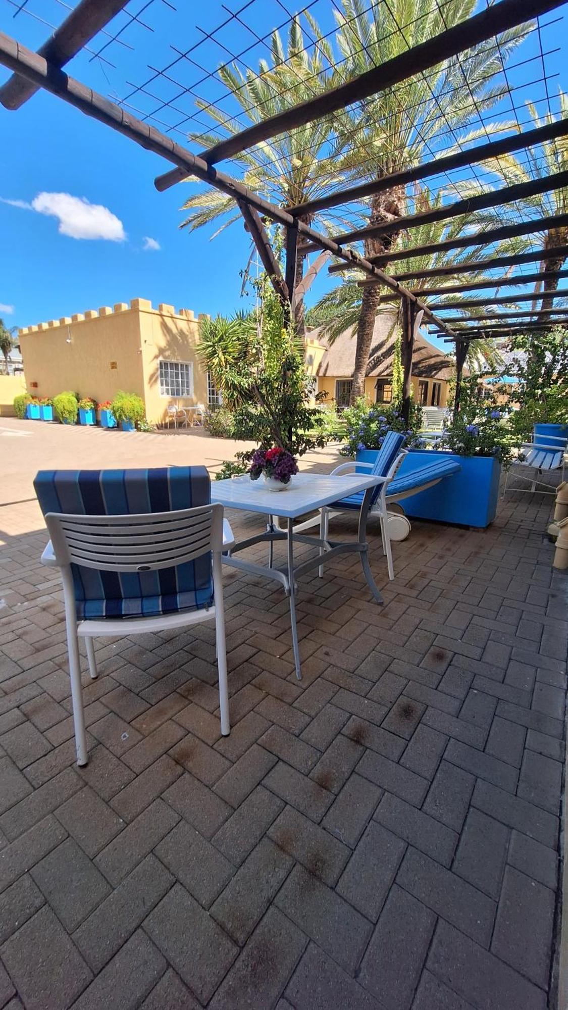Capbon Guesthouse Windhoek Kültér fotó