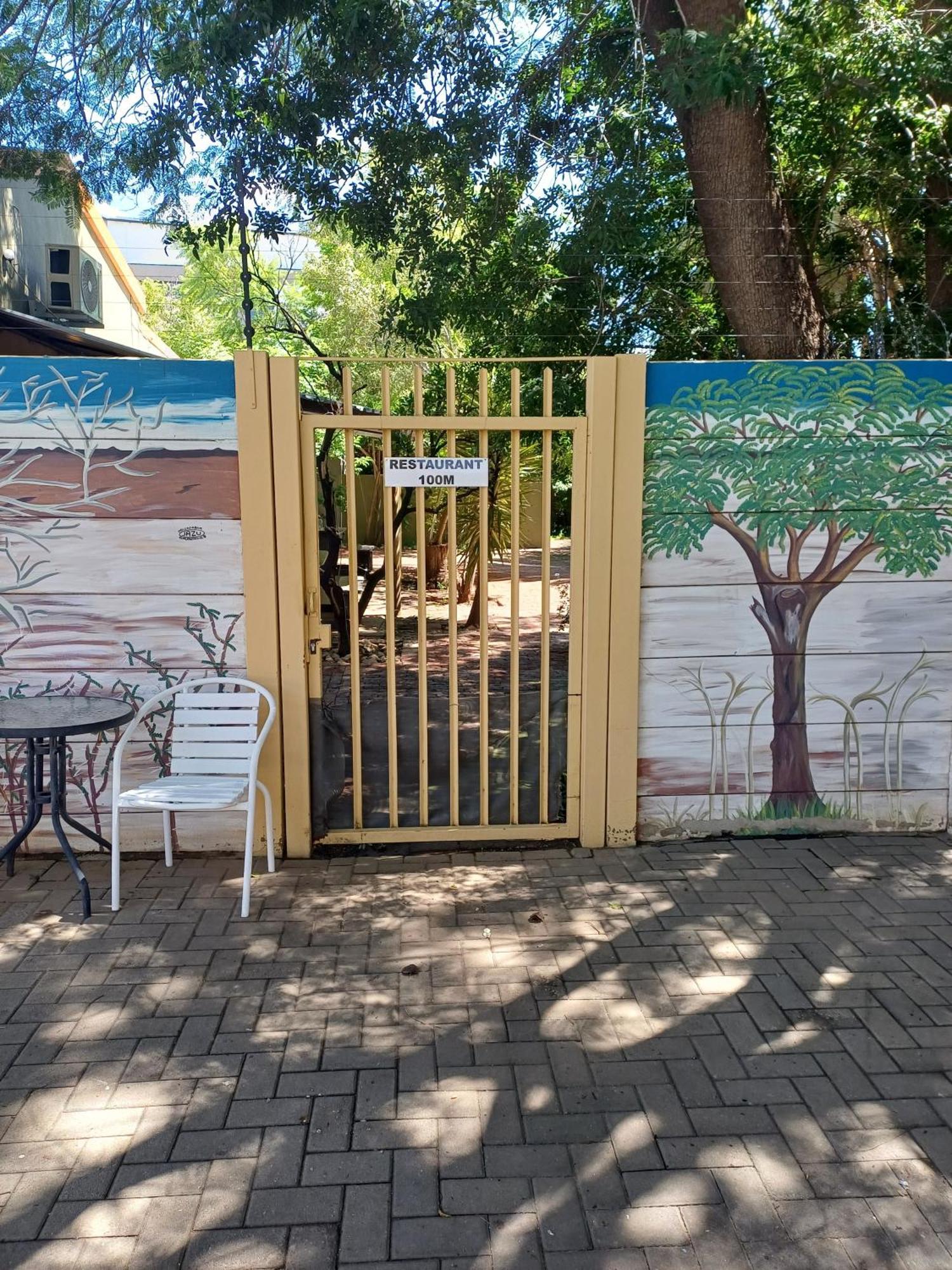 Capbon Guesthouse Windhoek Kültér fotó