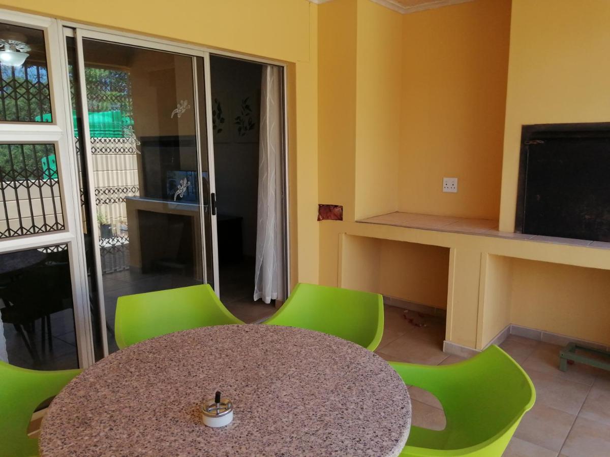 Capbon Guesthouse Windhoek Kültér fotó